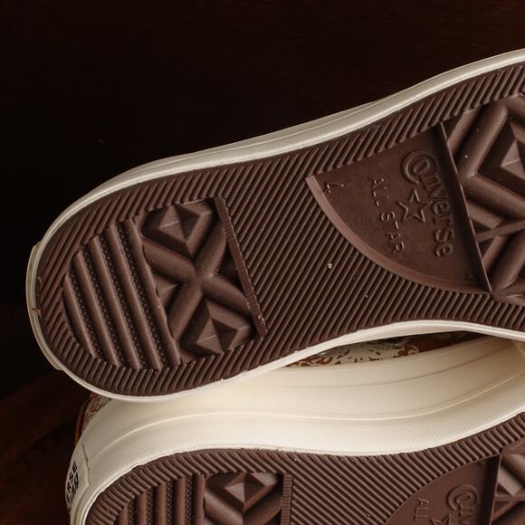 Converse Sneakers WMS SZ 6 Gold Paisley High Top Platform Shoes Bandana Casual - Picture 12 of 16